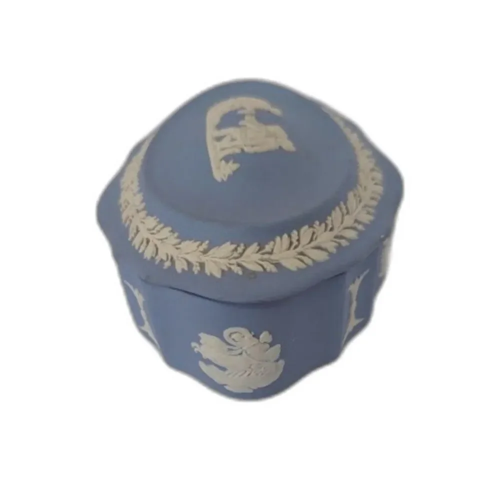 Vintage 1961 Wedgwood Blue Jasperware Oval Lidded Trinket Pin Dish Cherubs Engla